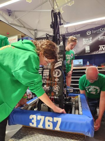 Robotics Team Suppresses Goals, Reaching 15th in Michigan