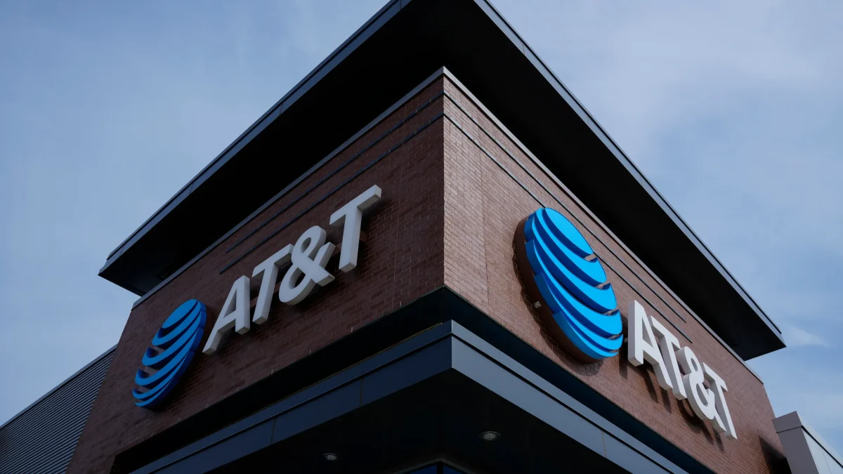 AT&T Faces National Outages